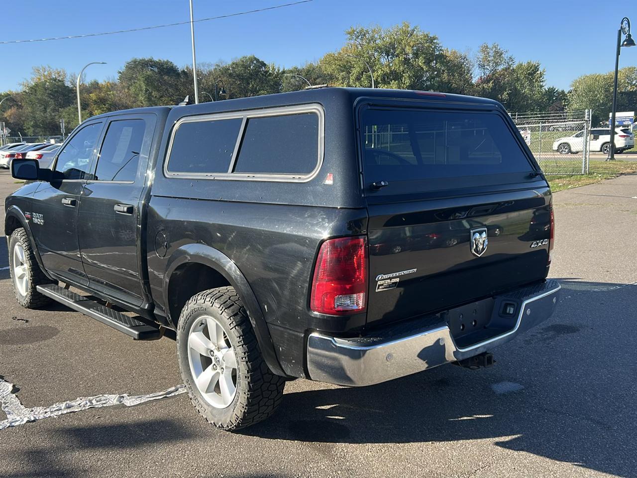 RAM 1500 4WD Crew Cab 140.5" Outdoorsman 2015