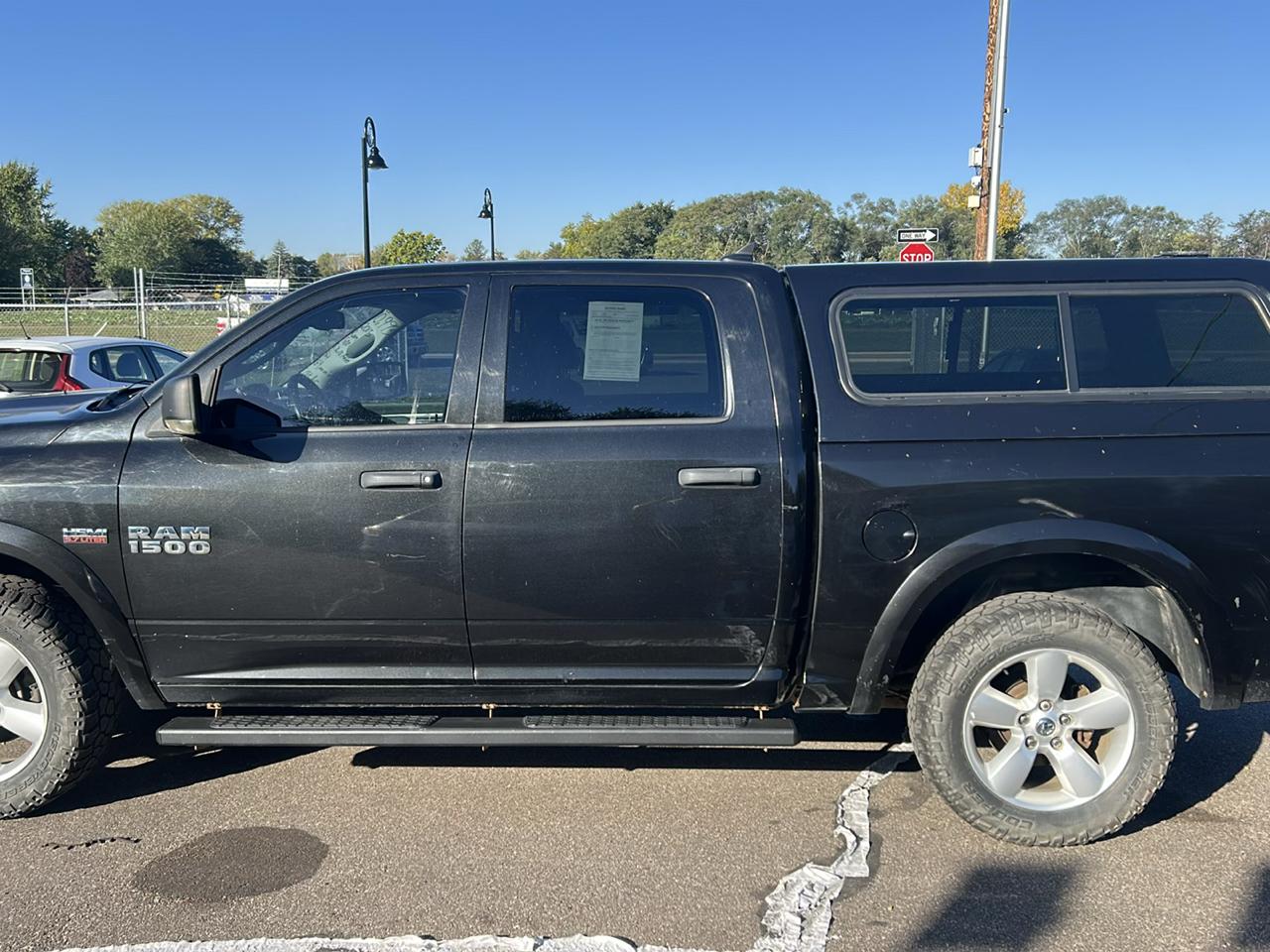 RAM 1500 4WD Crew Cab 140.5" Outdoorsman 2015
