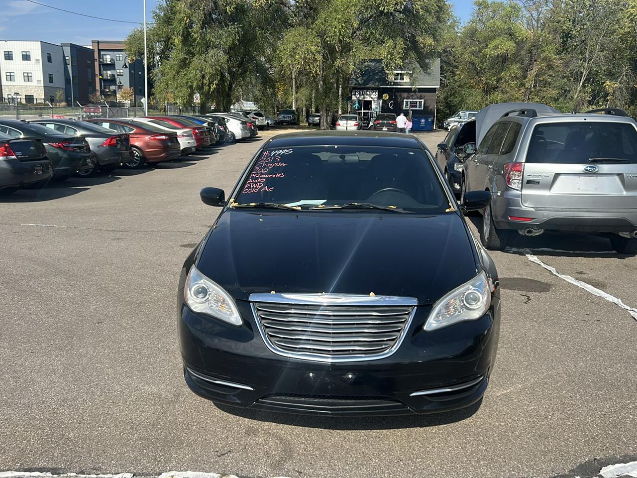 Chrysler 200 4dr Sdn Touring 2013