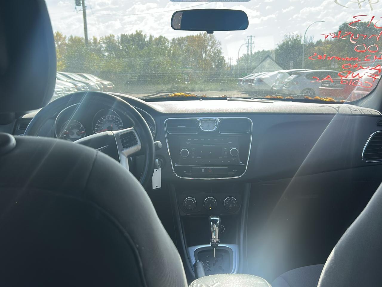 Chrysler 200 4dr Sdn Touring 2013