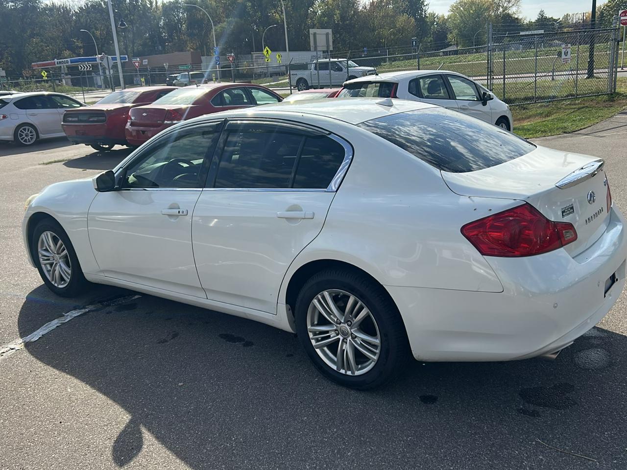 Infiniti G37 Sedan 4dr x AWD 2012