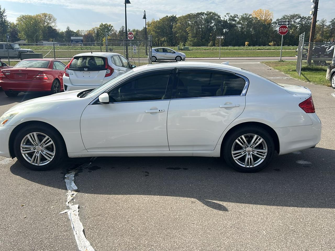 Infiniti G37 Sedan 4dr x AWD 2012