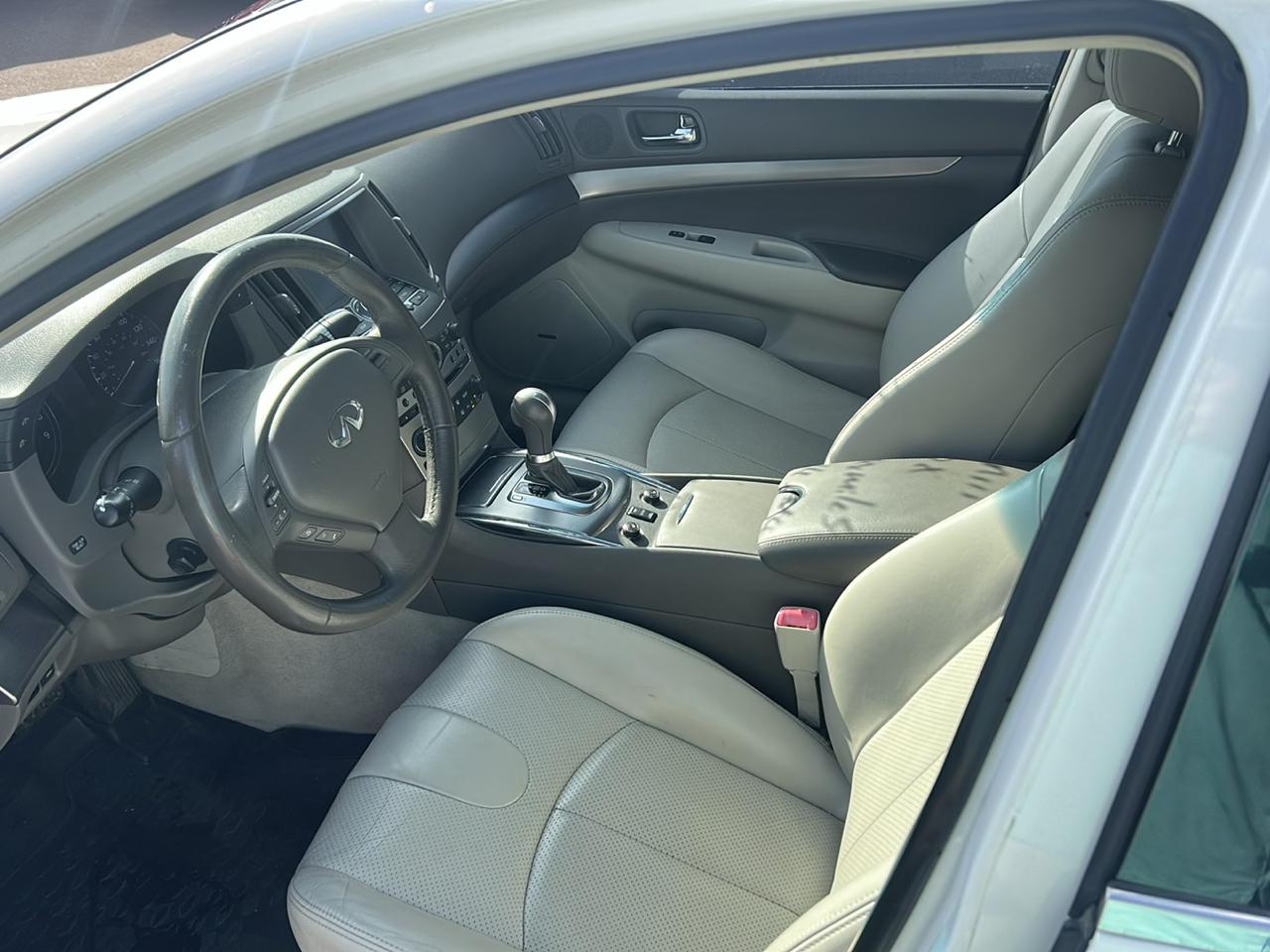 Infiniti G37 Sedan 4dr x AWD 2012