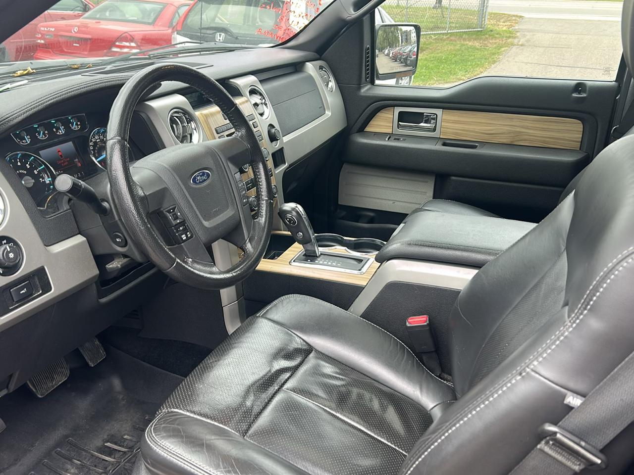 Ford F-150 4WD SuperCrew 145" Platinum 2011