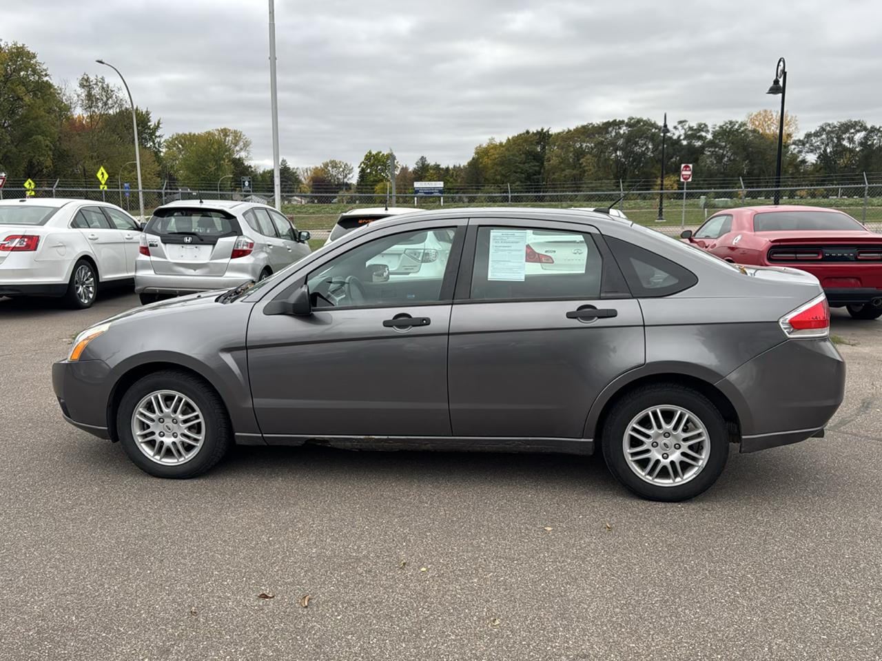 Ford Focus 4dr Sdn SE 2011