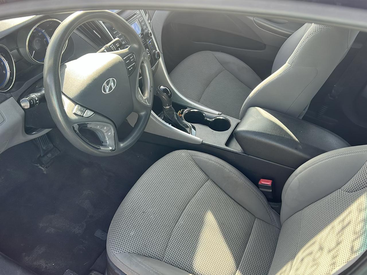 Hyundai Sonata 4dr Sdn 2.4L Auto GLS 2012