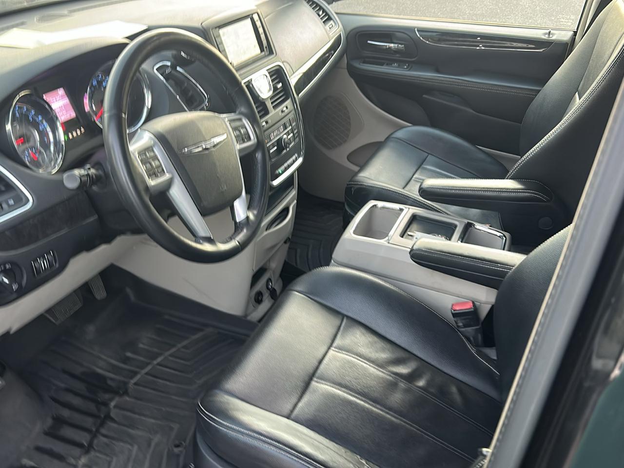 Chrysler Town & Country 4dr Wgn Touring 2013