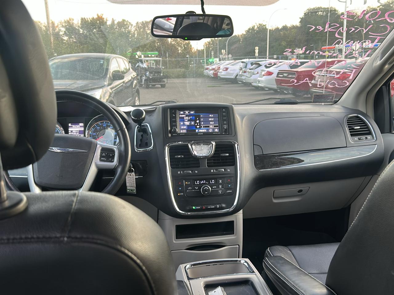 Chrysler Town & Country 4dr Wgn Touring 2013