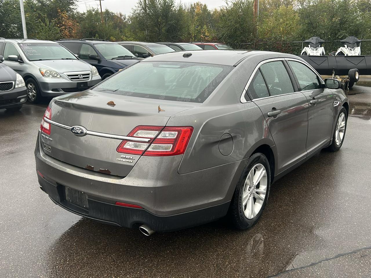 Ford Taurus 4dr Sdn SEL FWD 2013