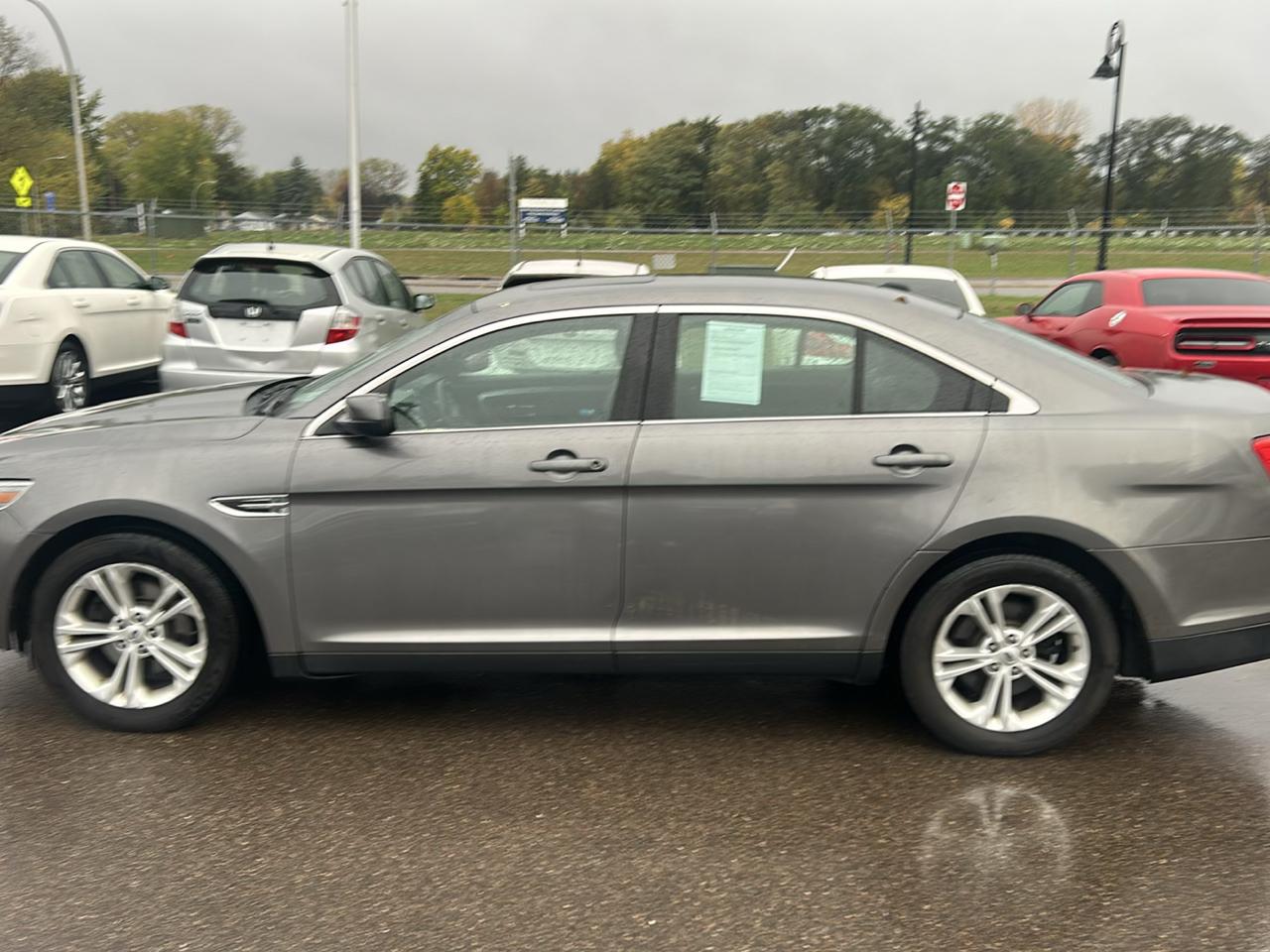 Ford Taurus 4dr Sdn SEL FWD 2013