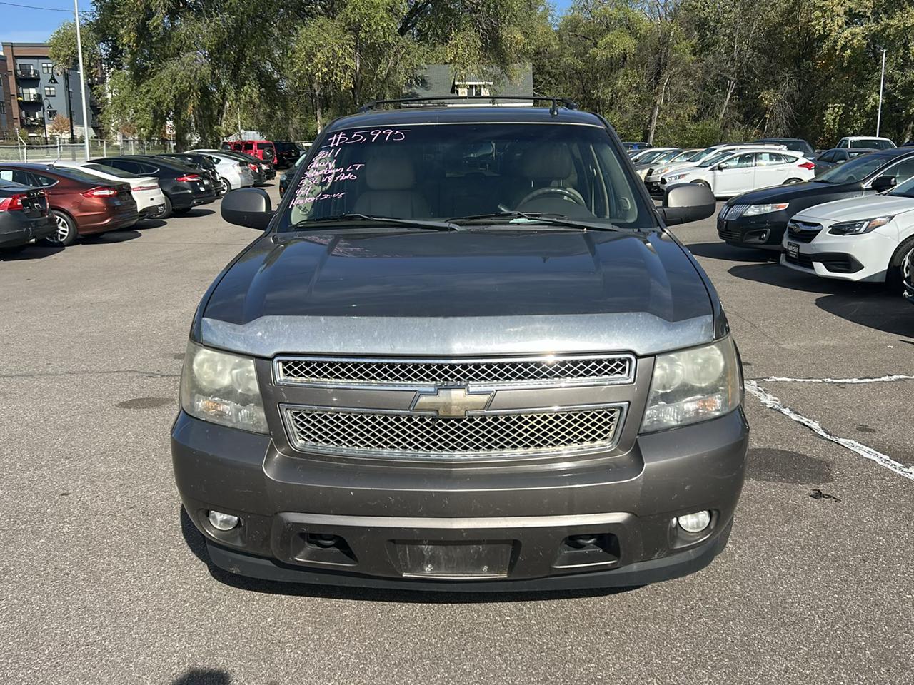 Chevrolet Suburban 4WD 4dr 1500 LT 2011