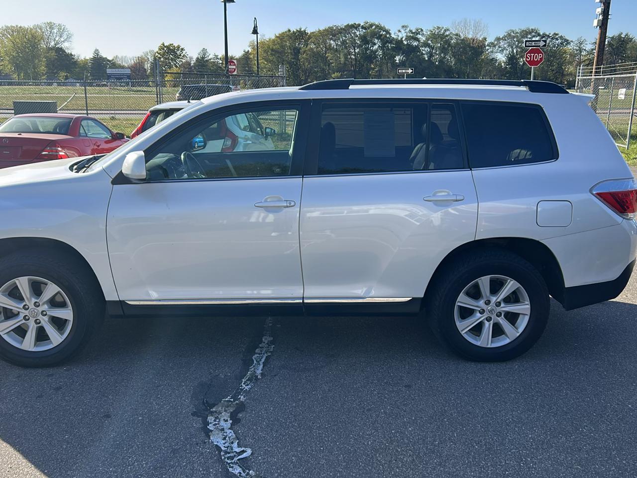Toyota Highlander 4WD 4dr V6 (Natl) 2013