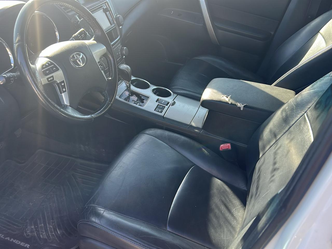Toyota Highlander 4WD 4dr V6 (Natl) 2013