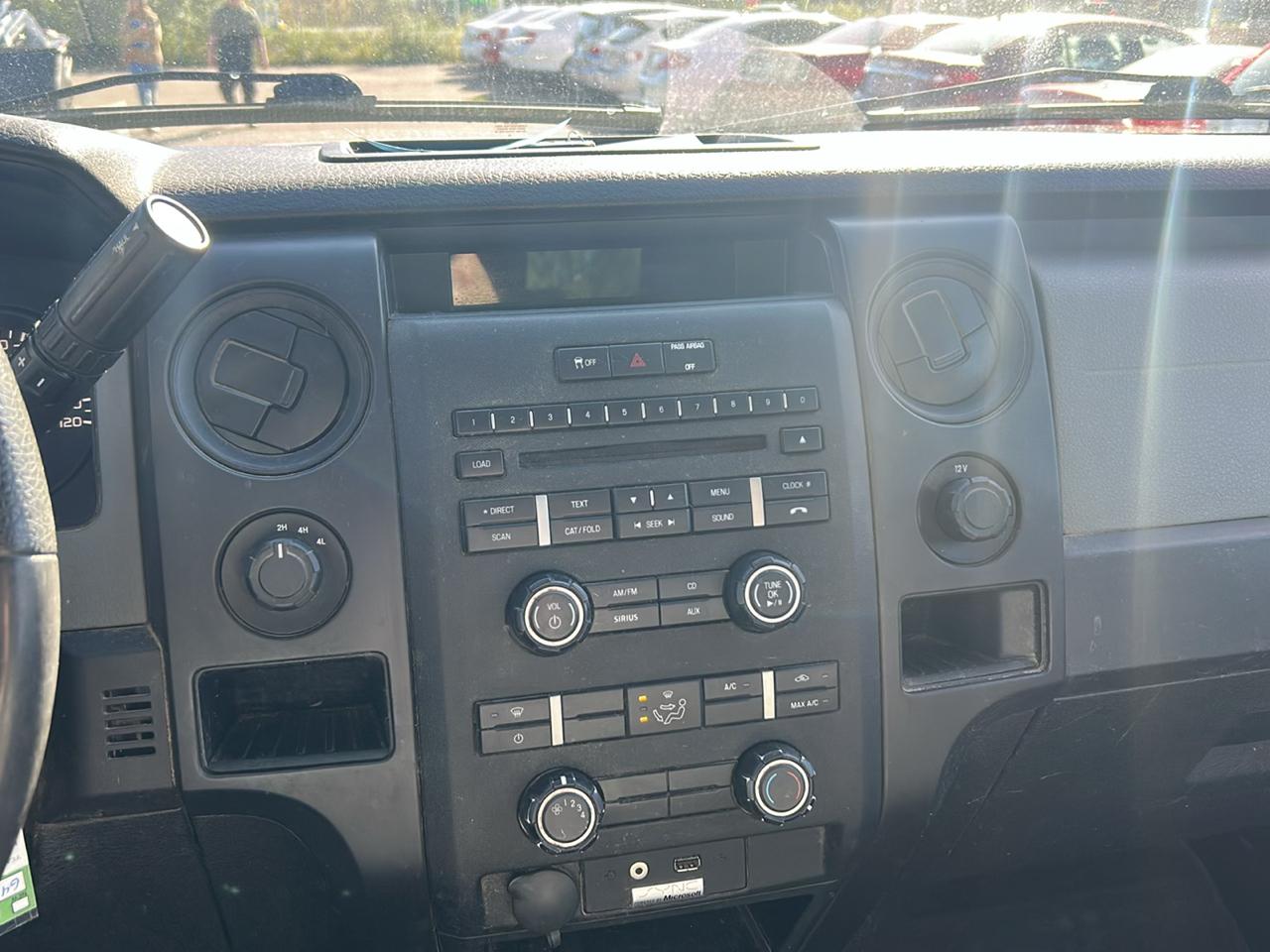Ford F-150 4WD Reg Cab 145" XL 2014
