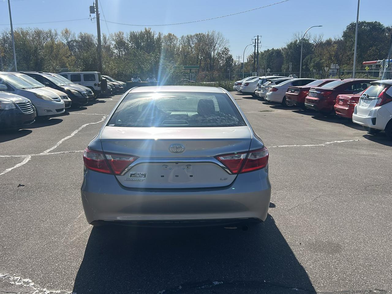 Toyota Camry 4dr Sdn I4 Auto XLE (Natl) 2015