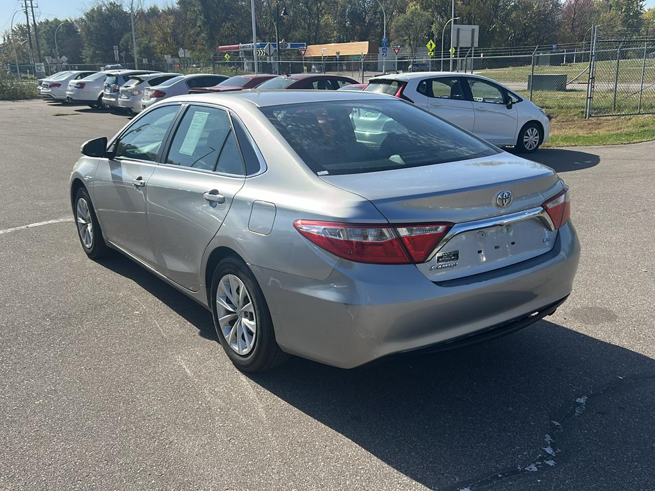 Toyota Camry 4dr Sdn I4 Auto XLE (Natl) 2015