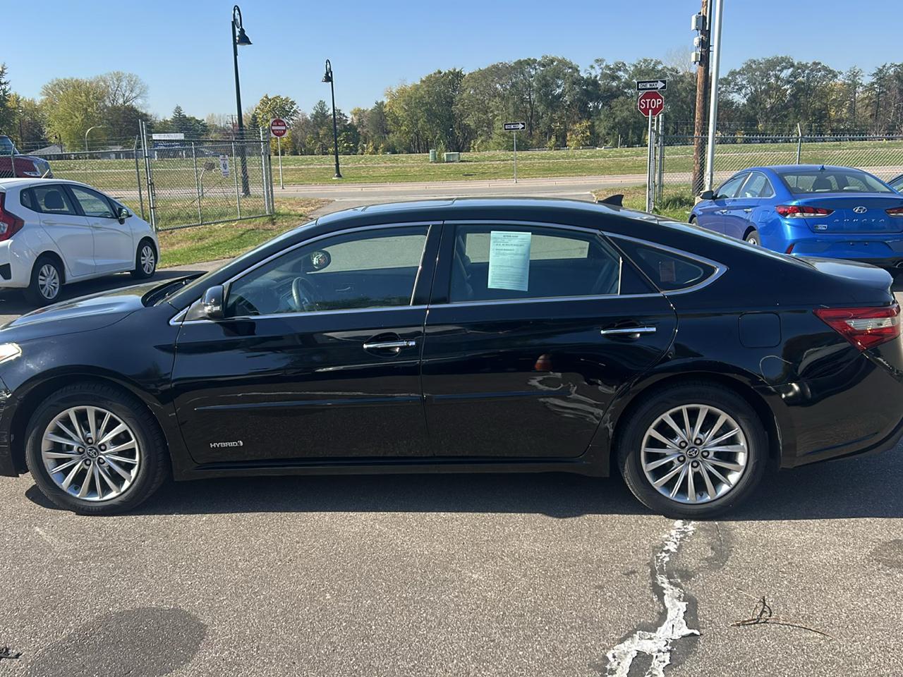Toyota Avalon Hybrid Limited (Natl) 2017