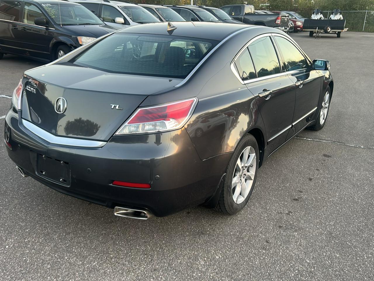 Acura TL 4dr Sdn Auto 2WD 2012