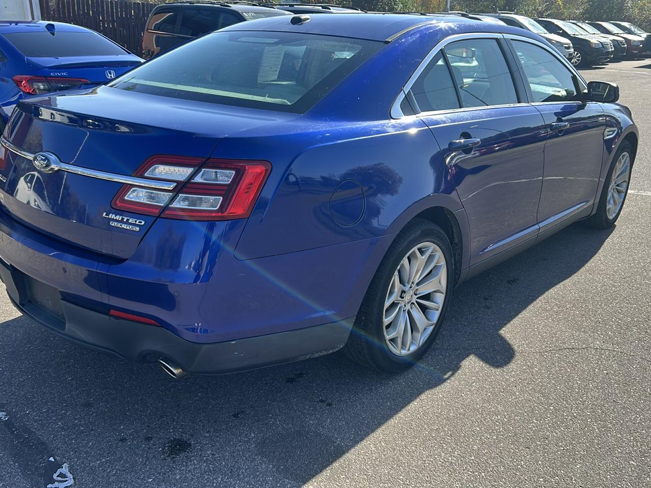 Ford Taurus 4dr Sdn Limited FWD 2013