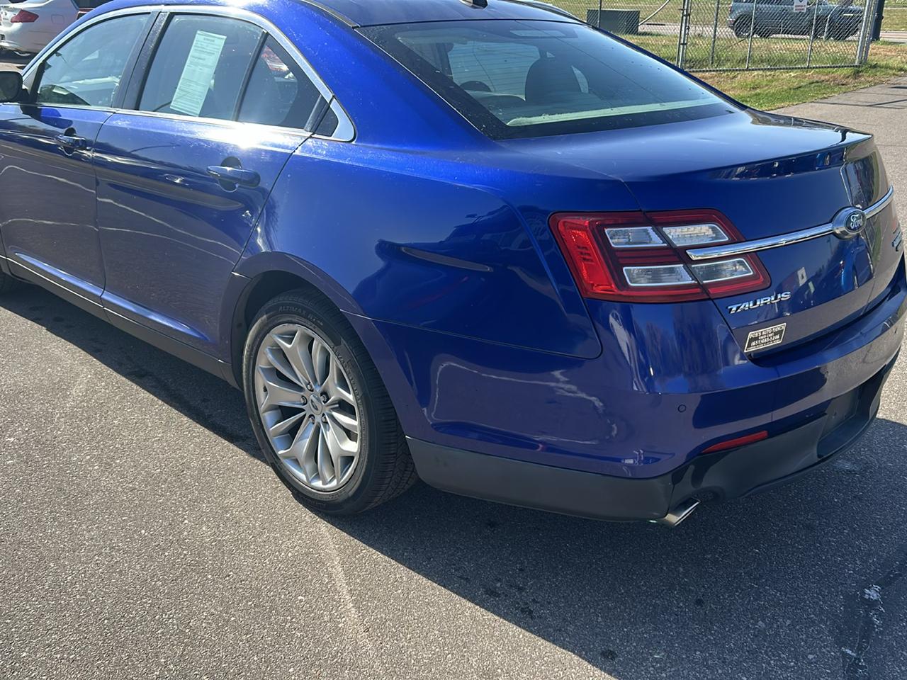 Ford Taurus 4dr Sdn Limited FWD 2013