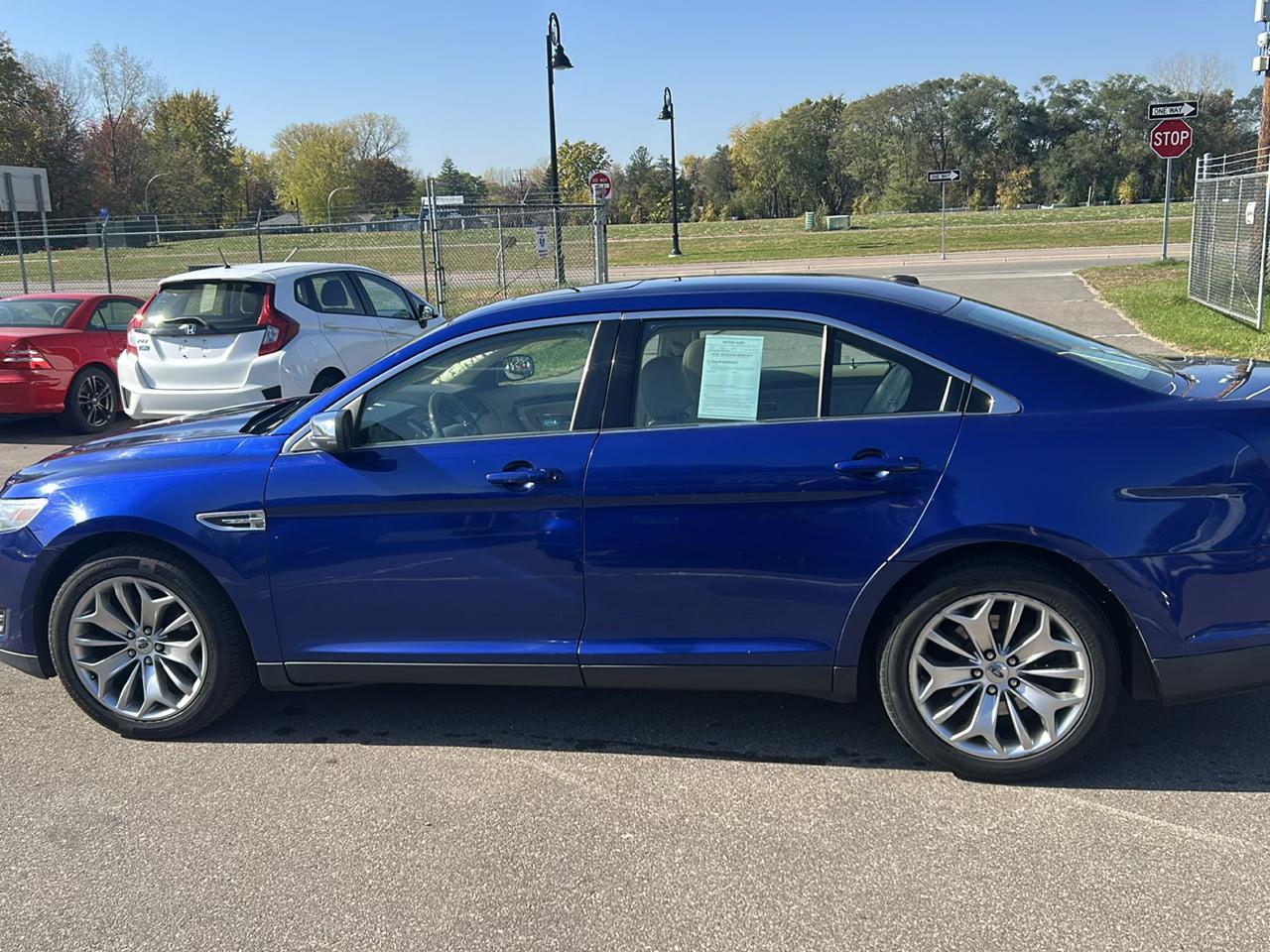 Ford Taurus 4dr Sdn Limited FWD 2013