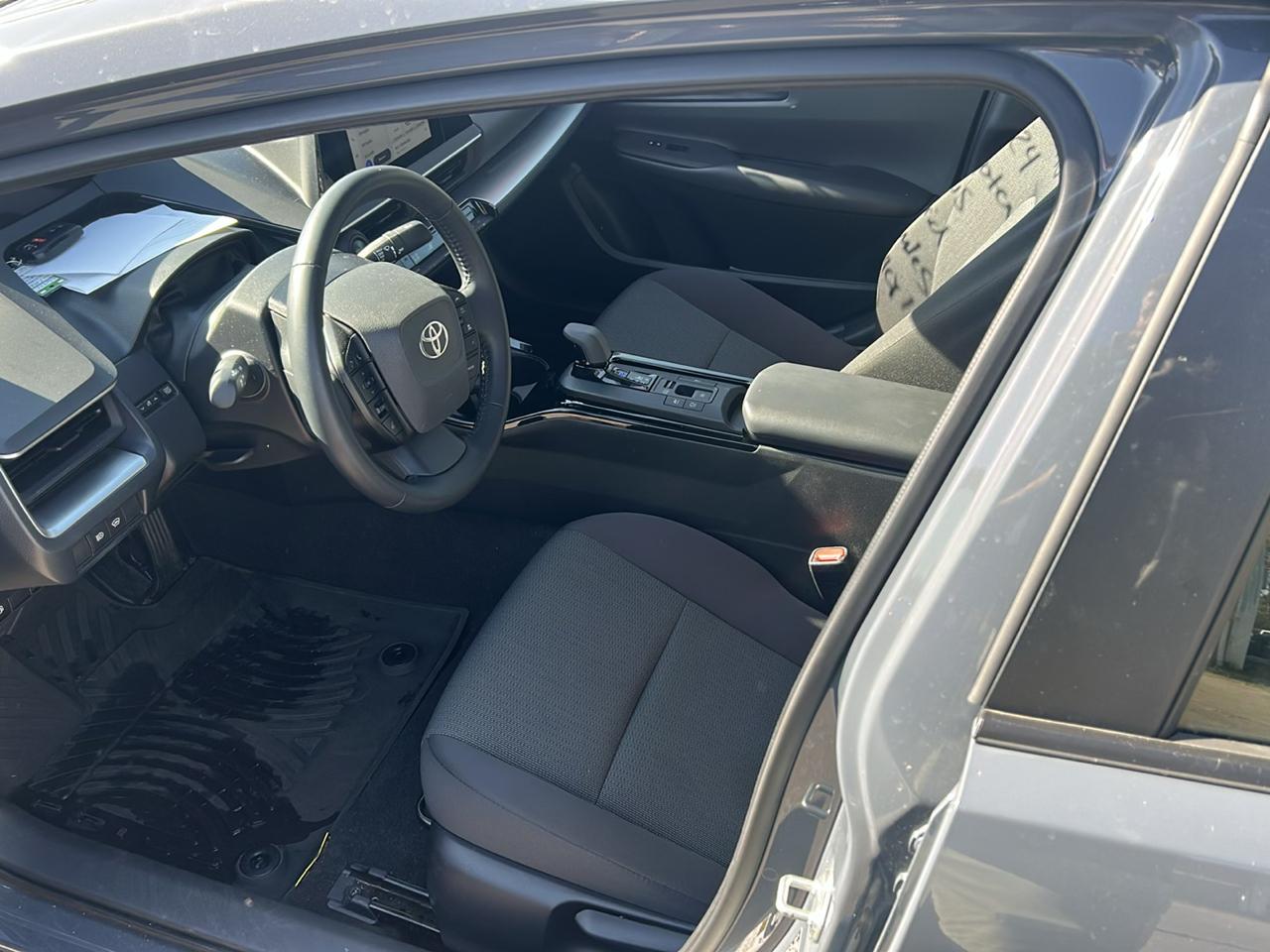 Toyota Prius Limited AWD (Natl) 2024