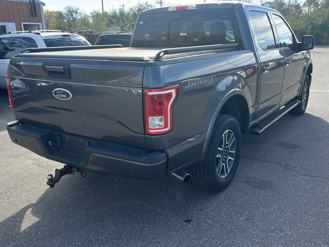 Ford F-150 4WD SuperCrew 145" Lariat 2016