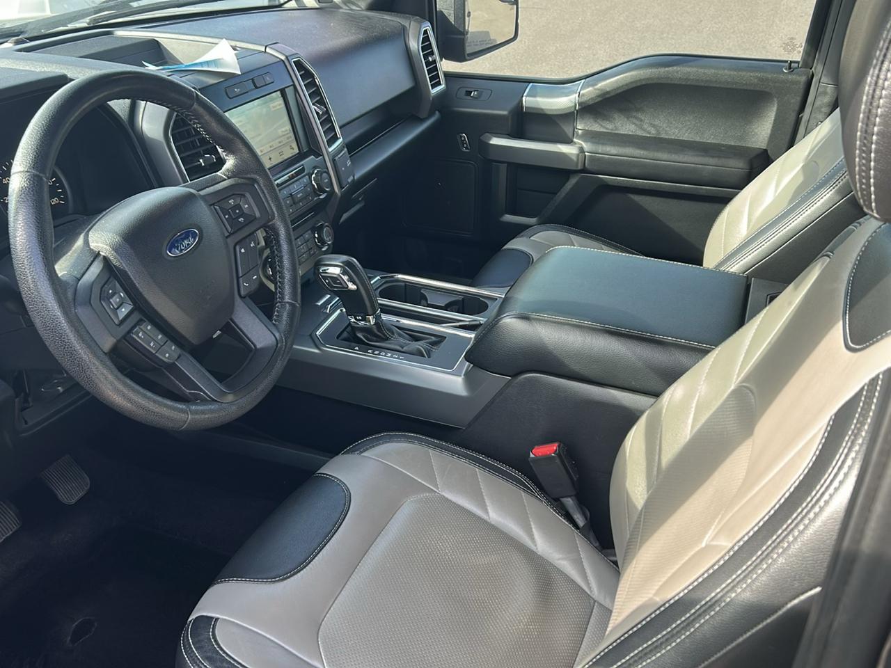 Ford F-150 4WD SuperCrew 145" Lariat 2016