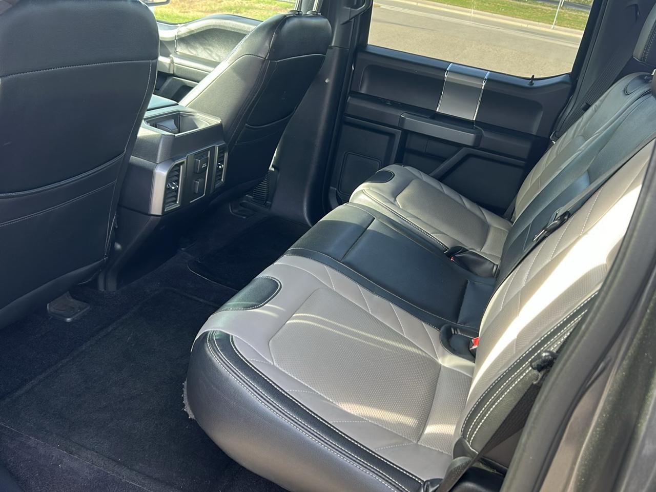 Ford F-150 4WD SuperCrew 145" Lariat 2016