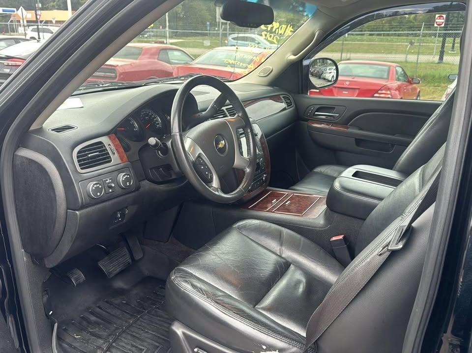 Chevrolet Avalanche 4WD Crew Cab LTZ 2012