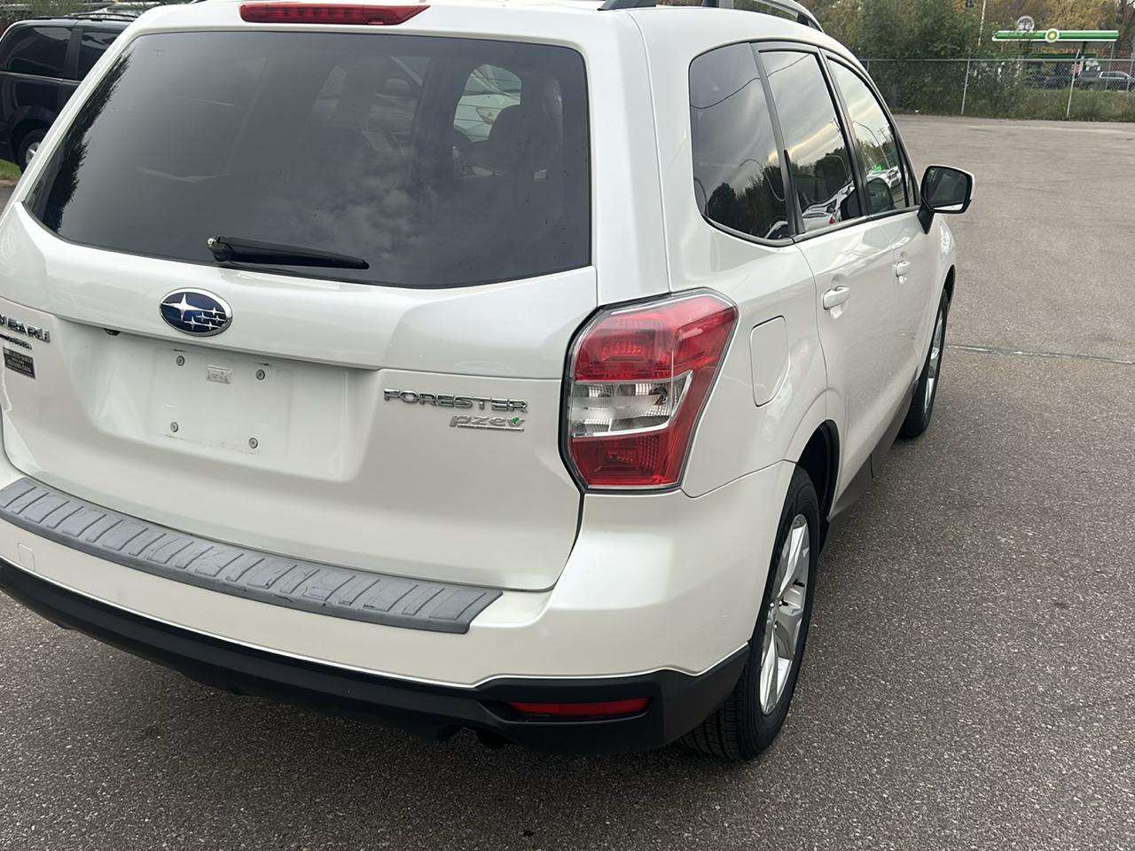Subaru Forester 4dr CVT 2.5i Premium PZEV 2015