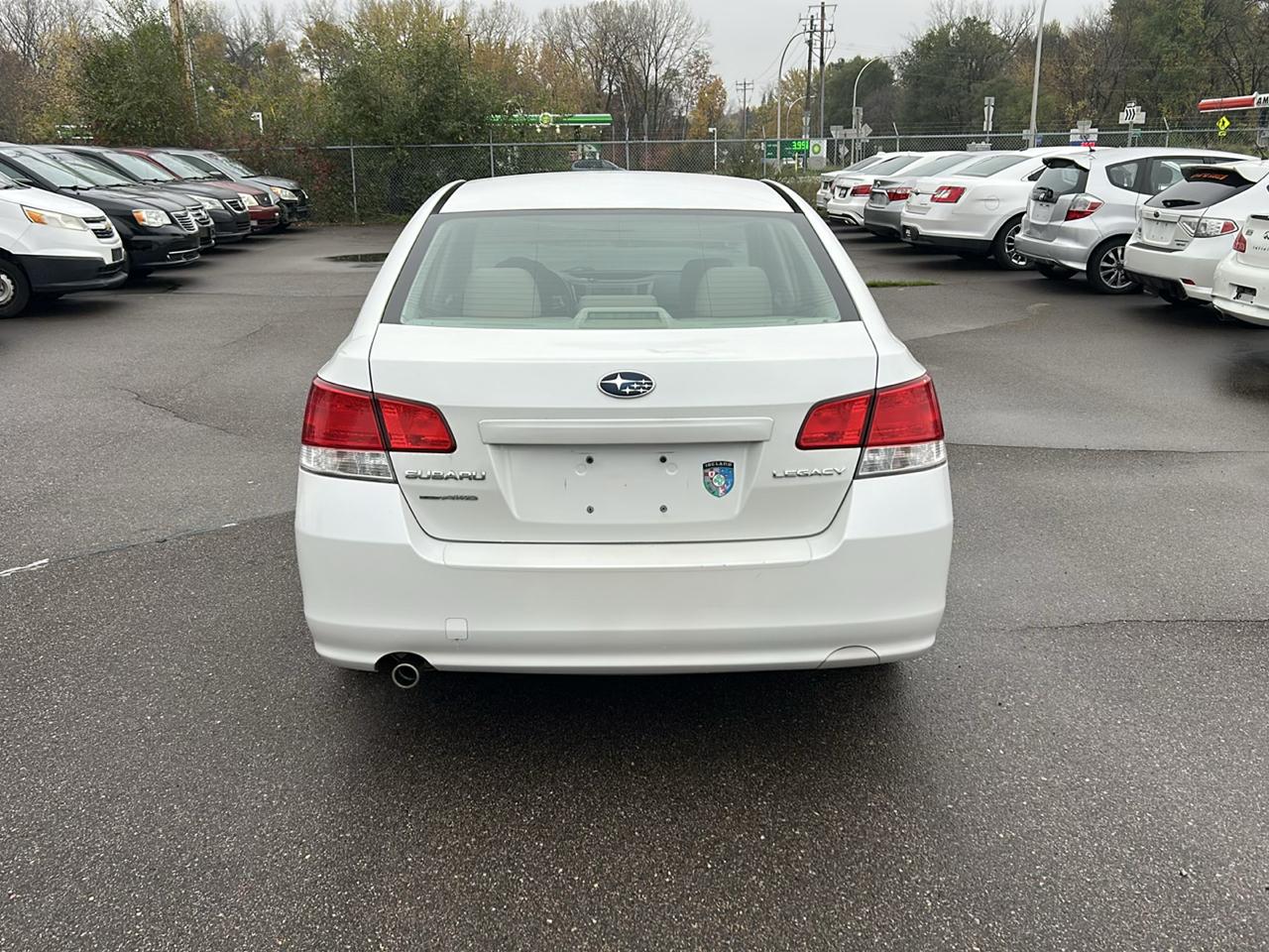 Subaru Legacy 4dr Sdn H4 Auto 2.5i Premium 2013