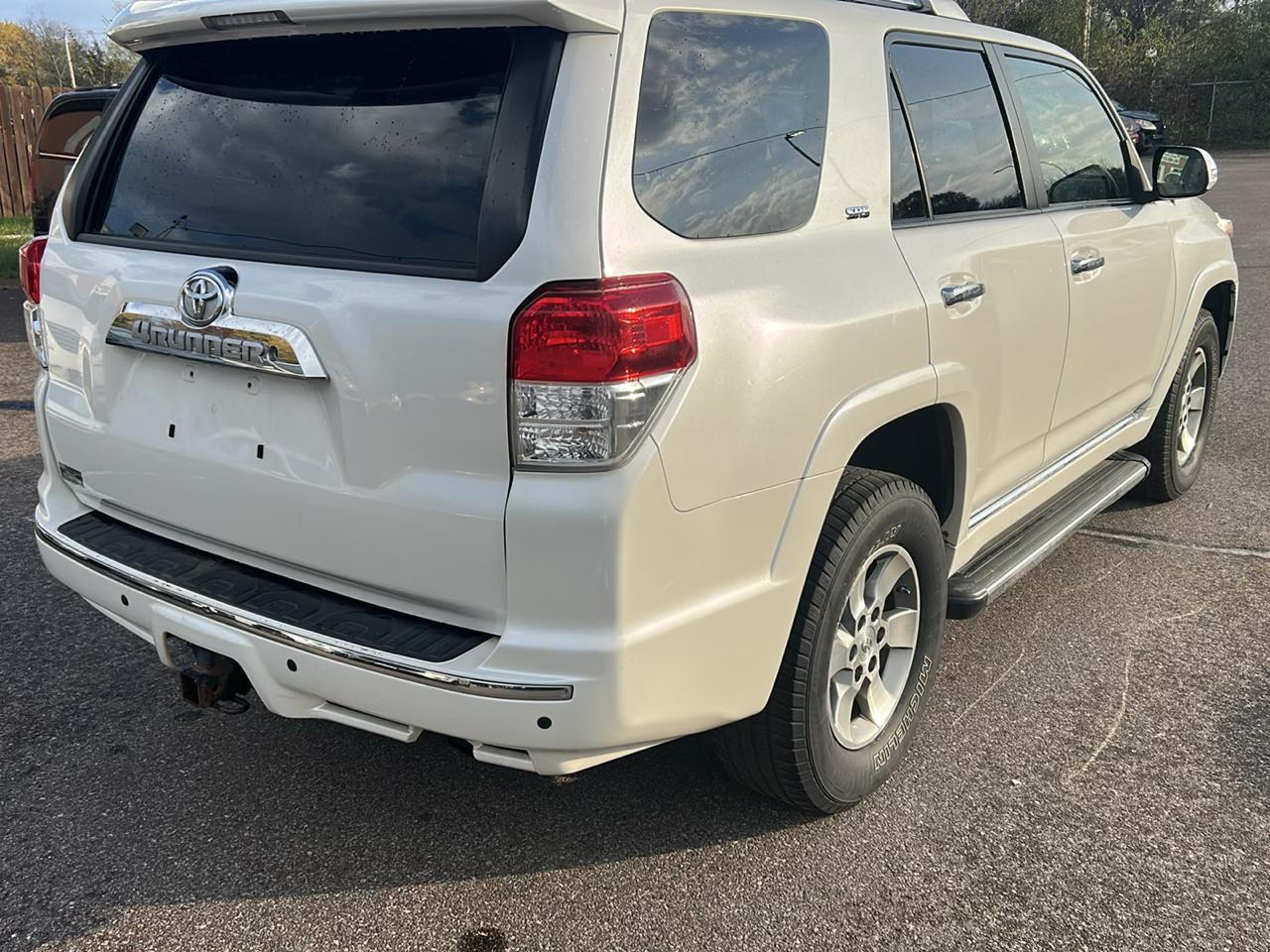 Toyota 4Runner 4WD 4dr V6 Limited (Natl) 2013
