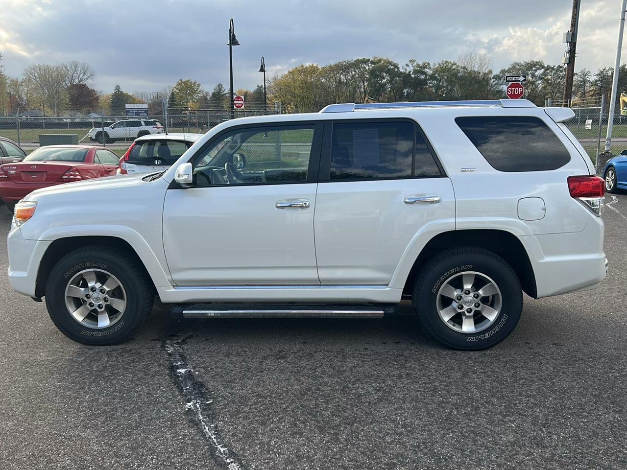 Toyota 4Runner 4WD 4dr V6 Limited (Natl) 2013
