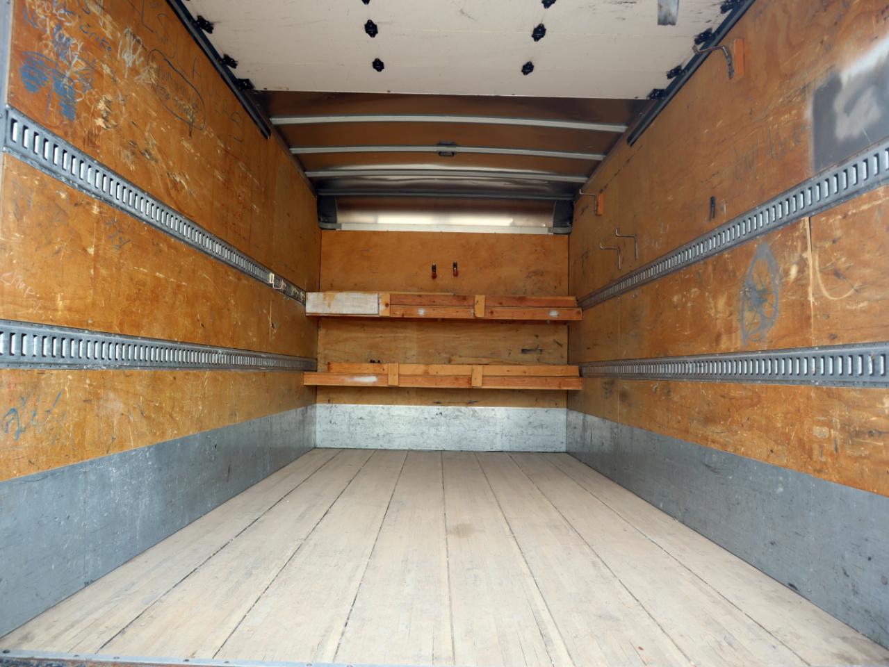 Isuzu NPR HD  2021