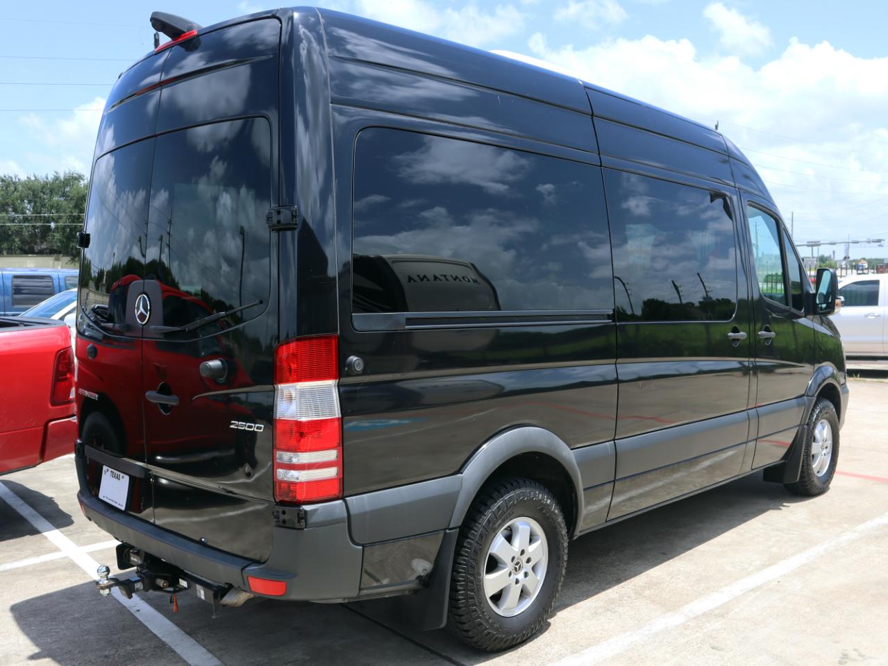 Mercedes-Benz Sprinter 2500 Passenger Van 144-in. WB 2018