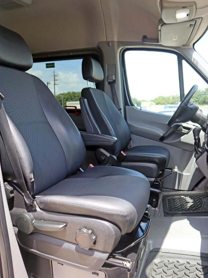 Mercedes-Benz Sprinter 2500 Passenger Van 144-in. WB 2018