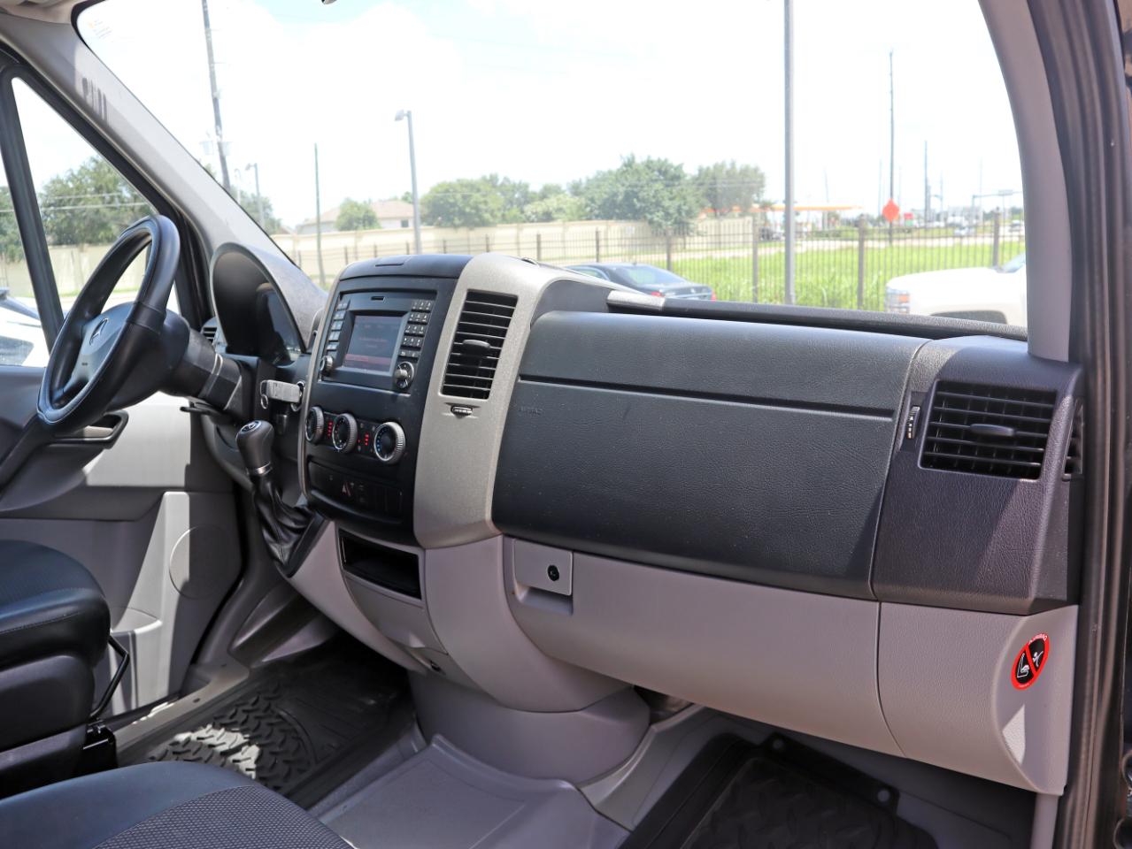 Mercedes-Benz Sprinter 2500 Passenger Van 144-in. WB 2018
