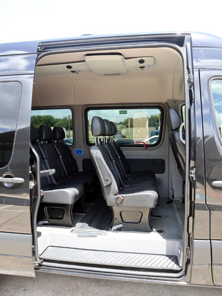Mercedes-Benz Sprinter 2500 Passenger Van 144-in. WB 2018
