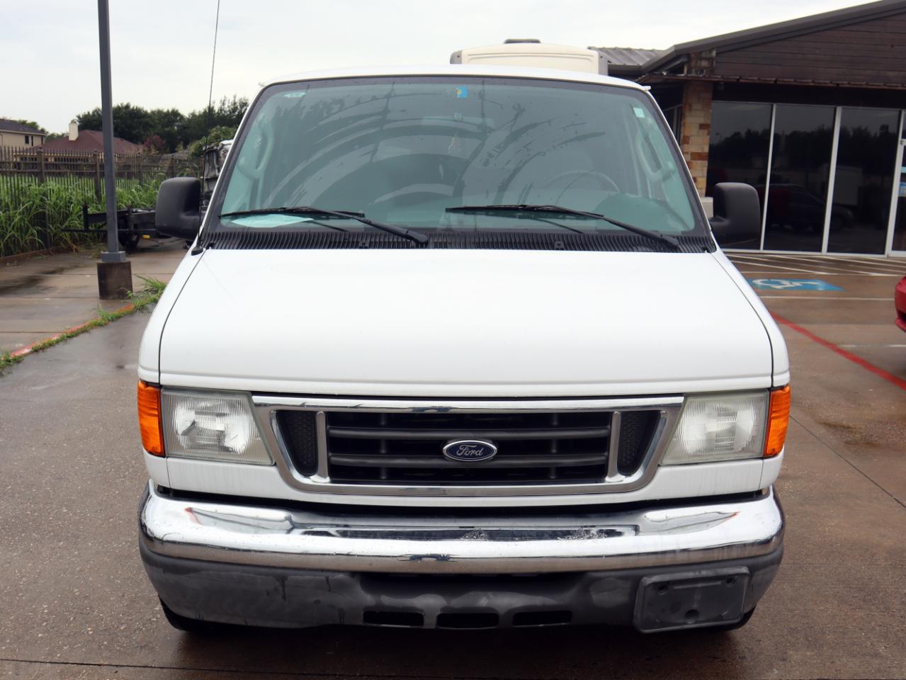 Ford Econoline E-350 XL Super Duty 2006