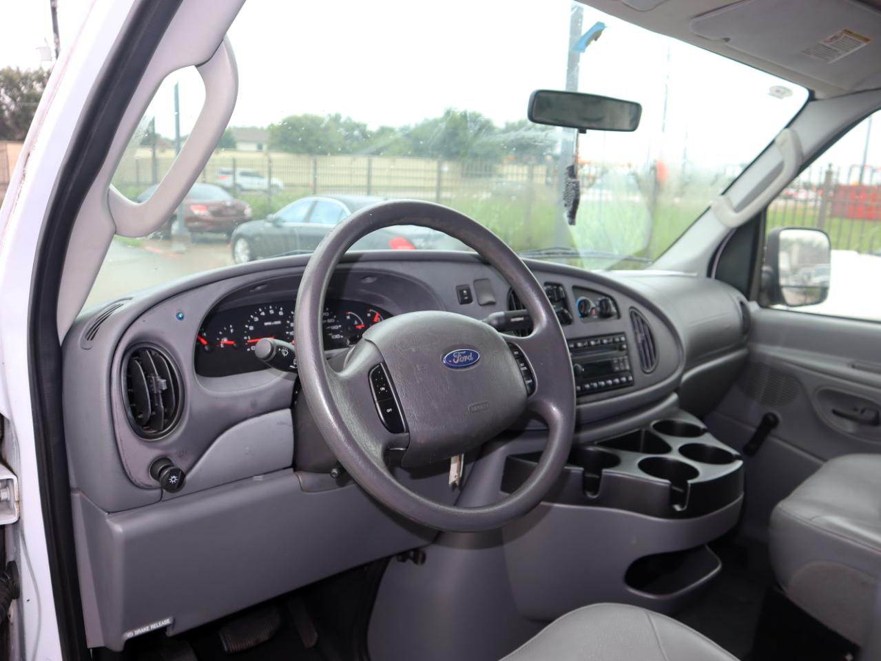 Ford Econoline E-350 XL Super Duty 2006