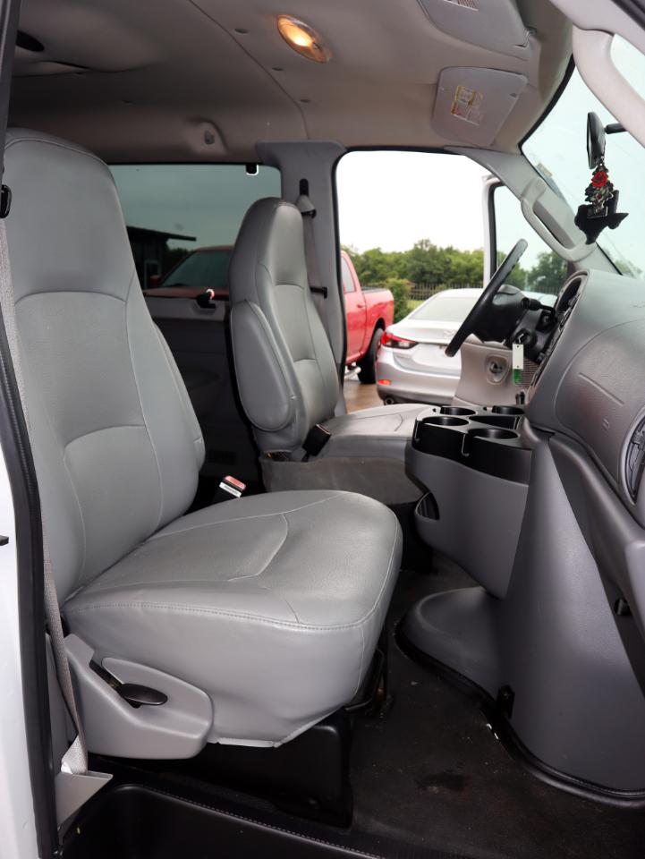 Ford Econoline E-350 XL Super Duty 2006