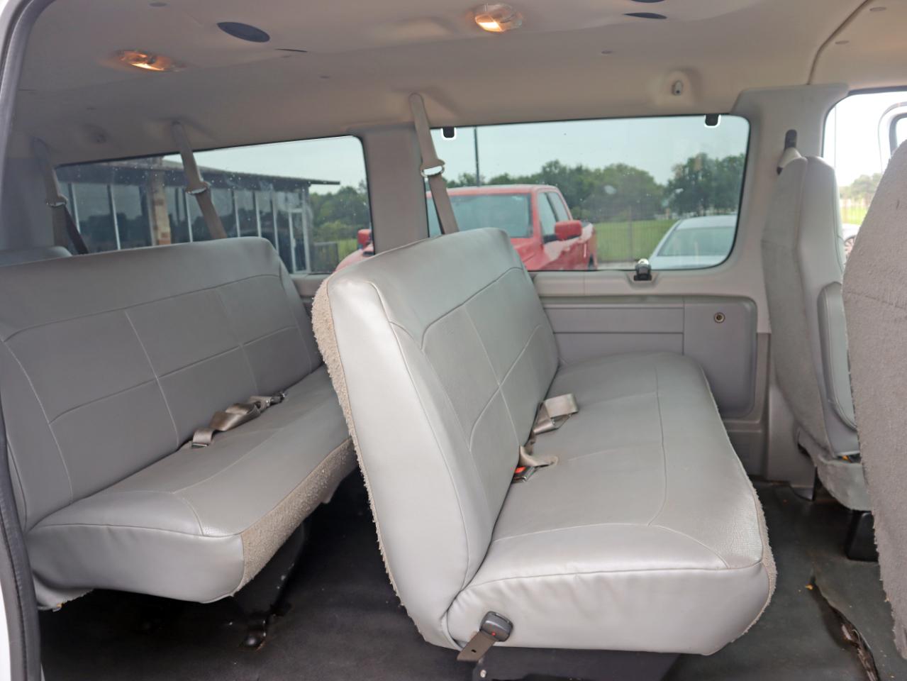 Ford Econoline E-350 XL Super Duty 2006