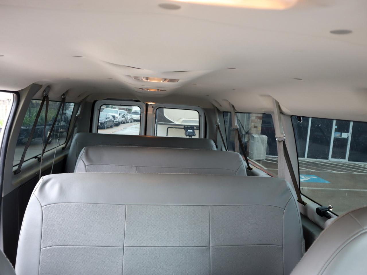 Ford Econoline E-350 XL Super Duty 2006