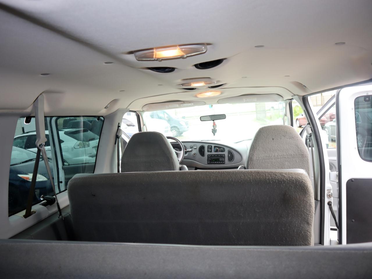 Ford Econoline E-350 XL Super Duty 2006