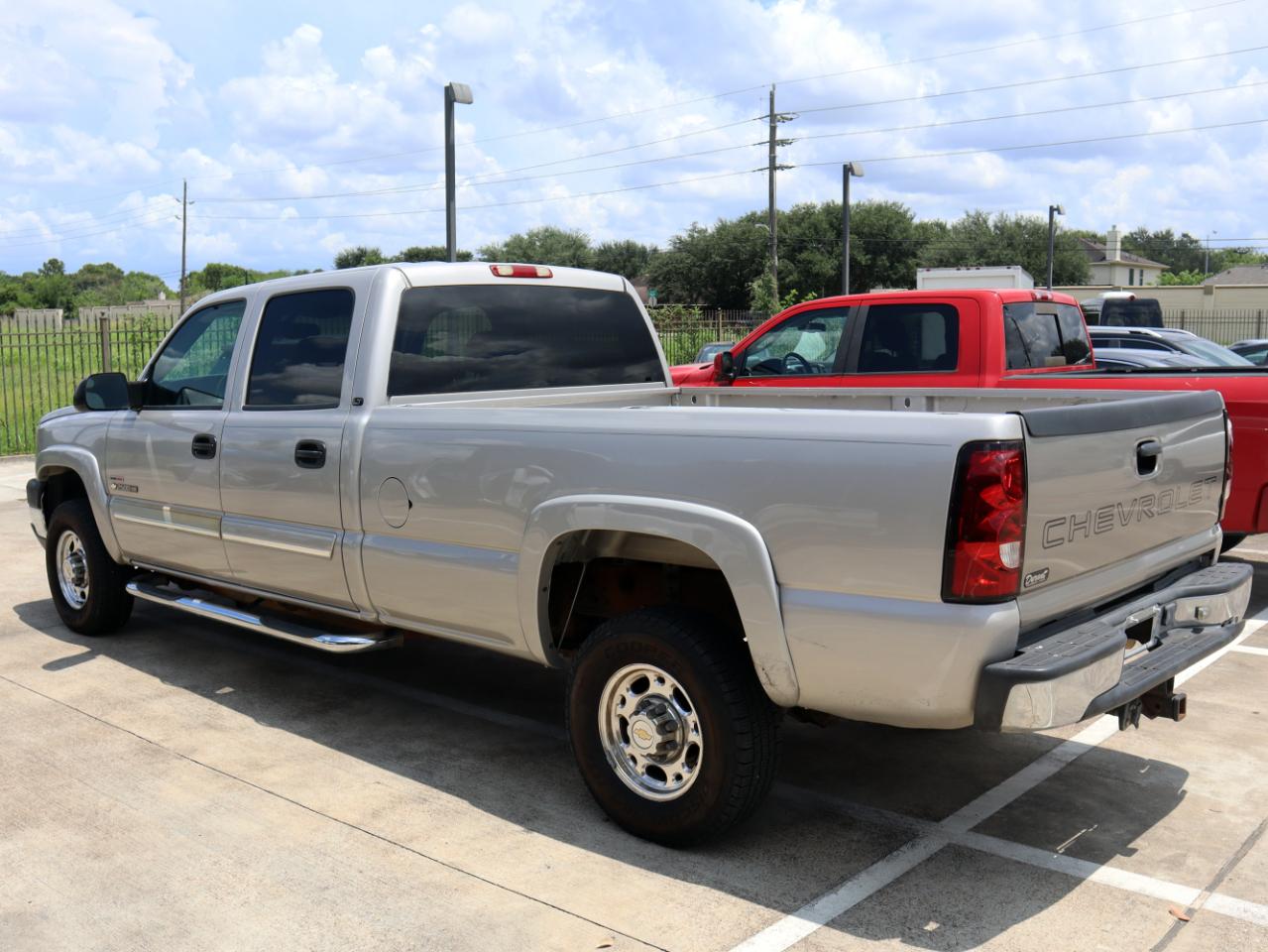 Chevrolet Silverado 2500HD LT Crew Cab Long Bed 2WD 2004