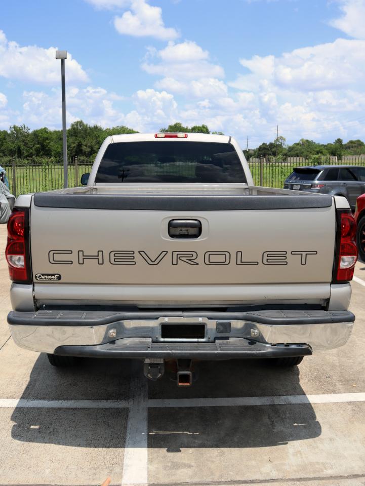 Chevrolet Silverado 2500HD LT Crew Cab Long Bed 2WD 2004