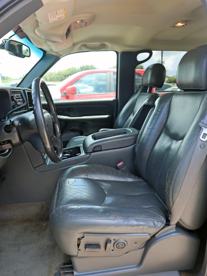 Chevrolet Silverado 2500HD LT Crew Cab Long Bed 2WD 2004
