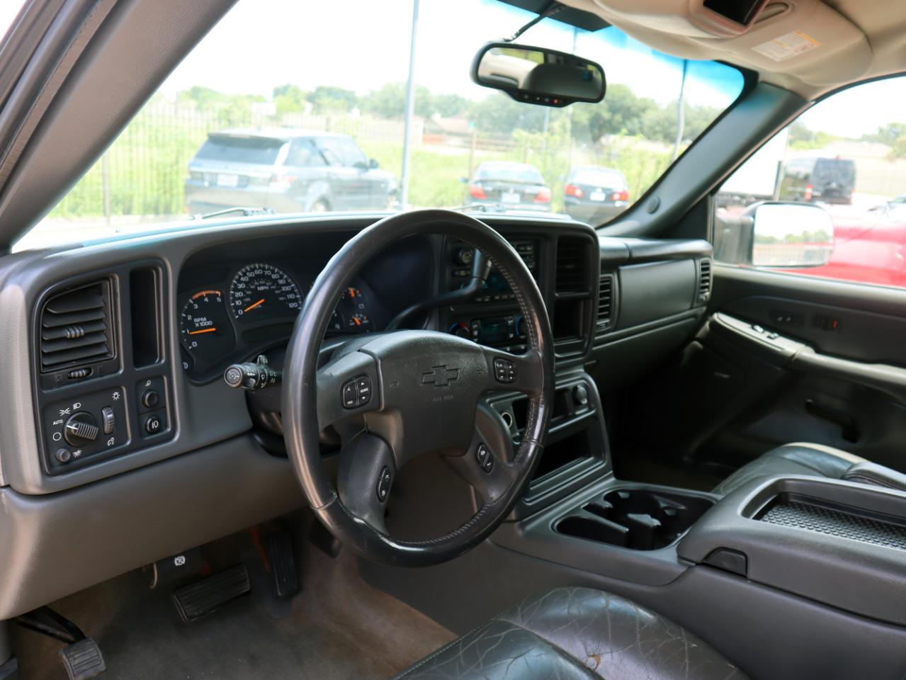 Chevrolet Silverado 2500HD LT Crew Cab Long Bed 2WD 2004