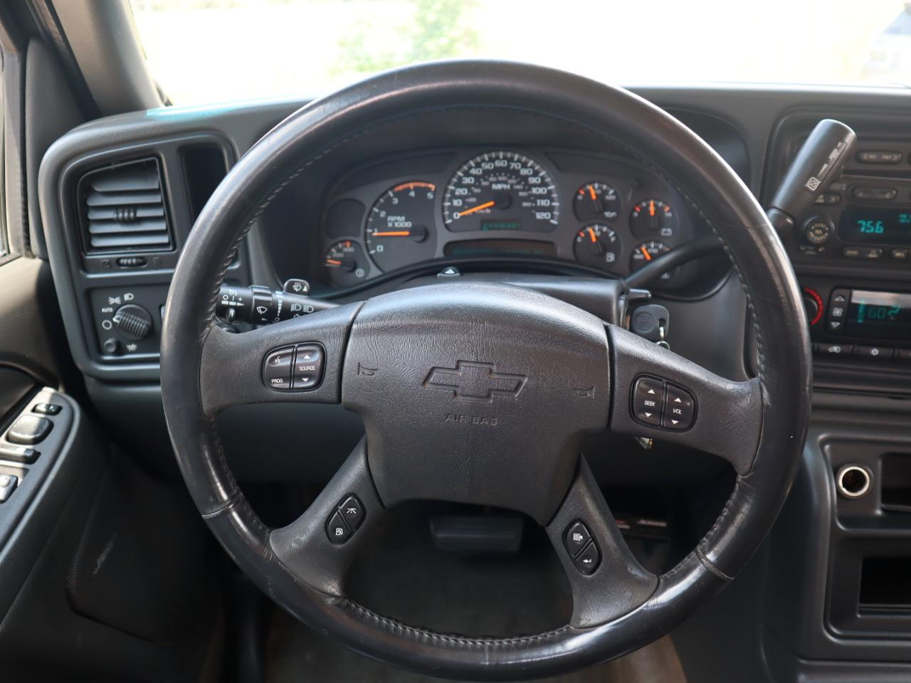Chevrolet Silverado 2500HD LT Crew Cab Long Bed 2WD 2004